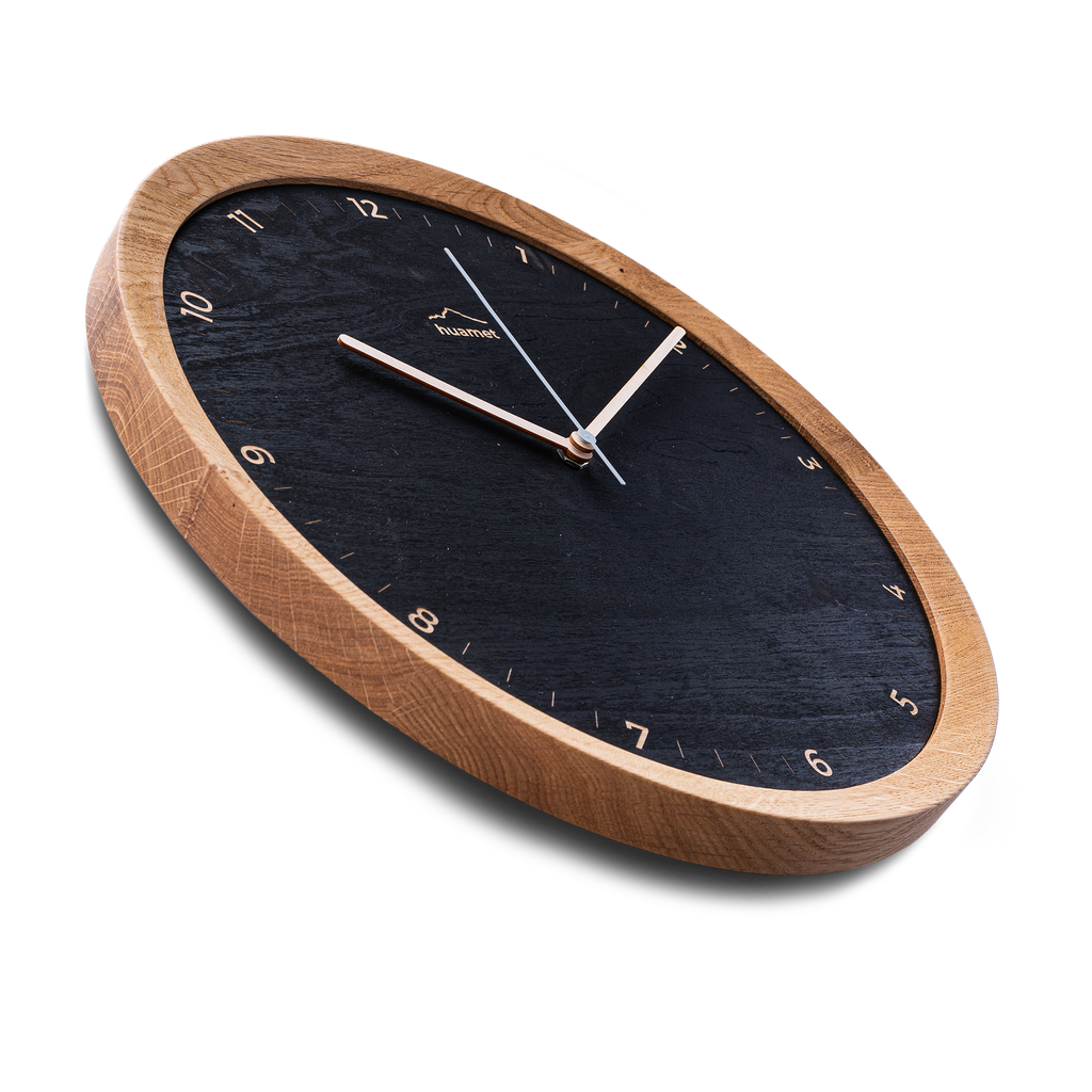 Black - Wanduhr aus massiven Eichenholz