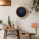 Black - Wanduhr aus massiven Eichenholz